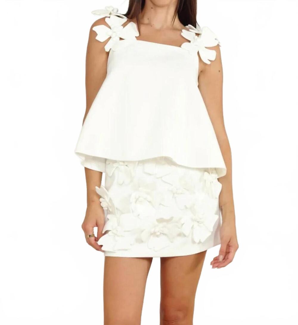 NEW ZERO DEGREES CELSIUS 3d floral strap top in white